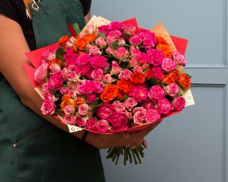 Букет из 35 кустовых роз 40 см в фоамиране (Кения)
