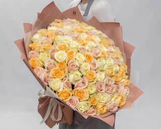 Букет из 101 розы 50-60 см микс (Россия) в упаковке  small - 2