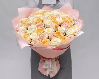 Букет из 51 розы 50-60 см микс (Россия) в упаковке  small - 3