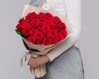 Букет из 35 красных роз 35-40 см (Россия) в упаковке  small - 2