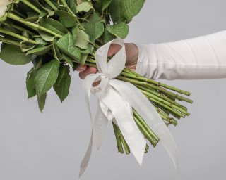 Букет из 51 белой розы (Кения) 35-40 см под ленту  small - 4