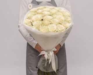 Букет из 25 белых роз 60-70 см (Эквадор) в упаковке  small - 3