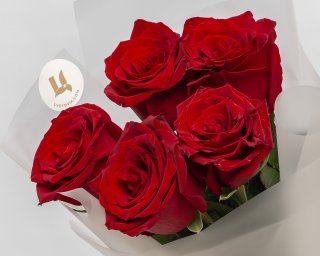 Букет из 5 красных роз премиум 40-50 см (Эквадор) в стильной упаковке  small - 4