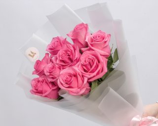 Букет из 9 розовых роз премиум 40-50 см (Эквадор) в стильной упаковке  small - 4