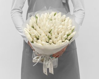 Букет из 101 белого тюльпана стандарт в стильной упаковке  small - 3