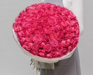 Букет из 101 малиновой розы 50-60 см (Россия) в стильной упаковке  small - 2