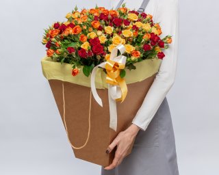 Букет из 19 высоких кустовых роз (Кения) 60-70 см в коробке  small - 2