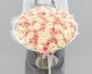 Букет из 101 бело-розовой розы (Россия) 50-60 см в упаковке  small - 2