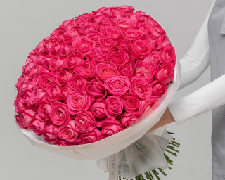 Букет из 101 малиновой розы 50-60 см (Россия) в стильной упаковке  small - 1