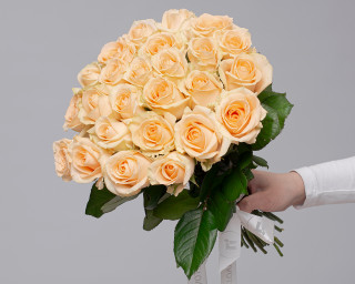 Букет из 25 кремовых роз 35-40 см (Россия) под атласную ленту  small - 1