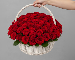 Корзина цветов из 51 красной розы (Кения)  small - 1