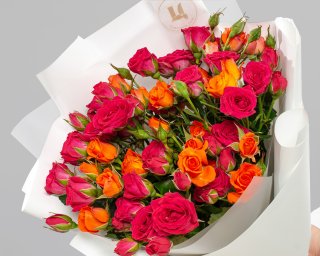 Букет из кустовых роз (Кения) микс 50 см в упаковке    9 шт small - 4
